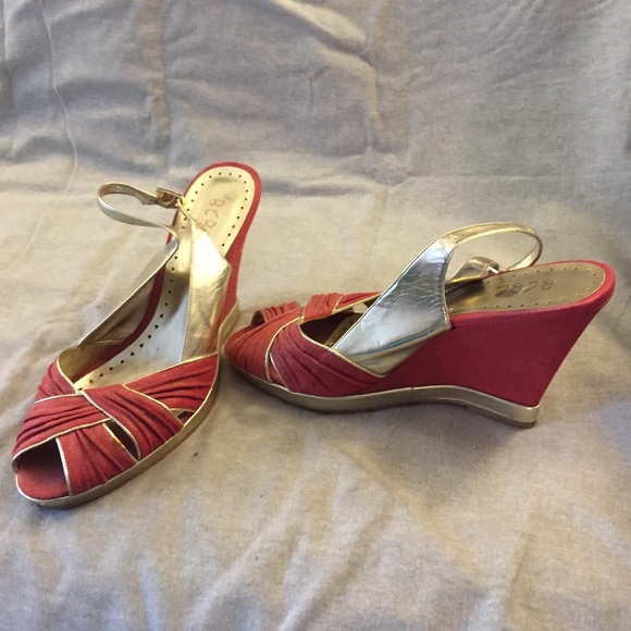 BCBG red and gold wedges