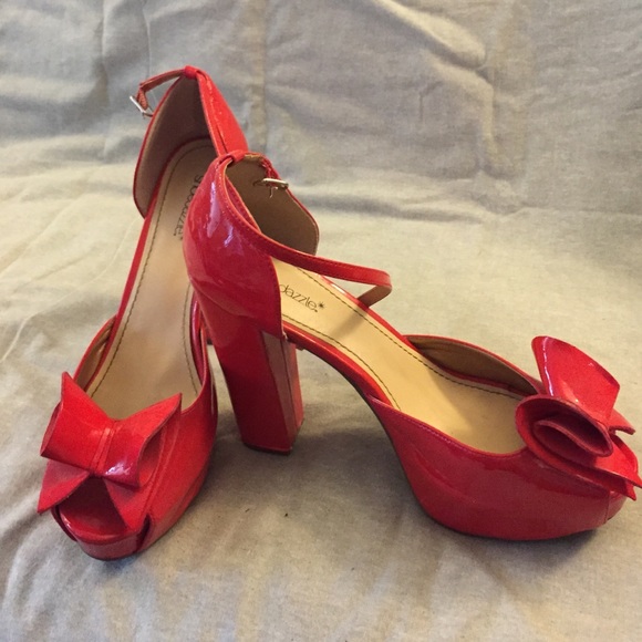 ShoeDazzle Shrie in red patent