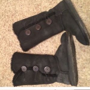 Black button ugg boots