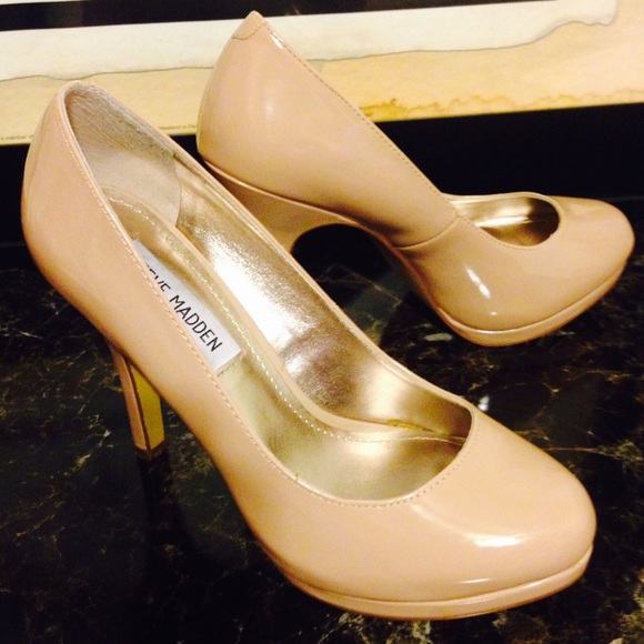 Steve Madden nude heels with small platform
