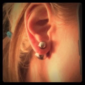 Double sided costume pearl earrings light grey