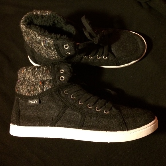 🎀NEW, Roxy High Top Sneakers🎀