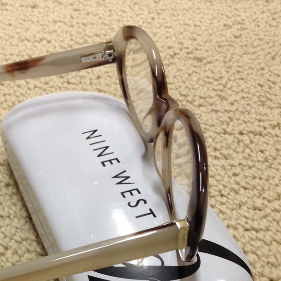 Prescription glasses/frames DONATED ❌❌❌❌❌ - Picture 3 of 4