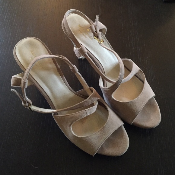Kate Spade heels- beige suede - Picture 1 of 4