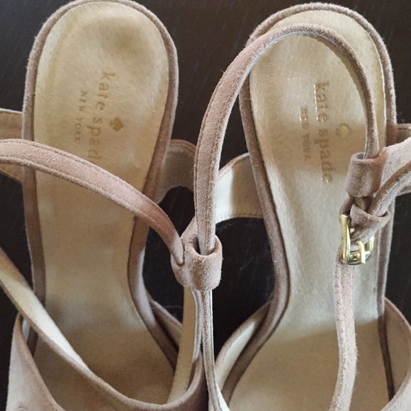 Kate Spade heels- beige suede - Picture 3 of 4