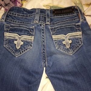Ladies Rock Revival Straight leg jeans!