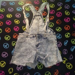 Overall shorts