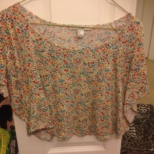 Flouncy floral crop top
