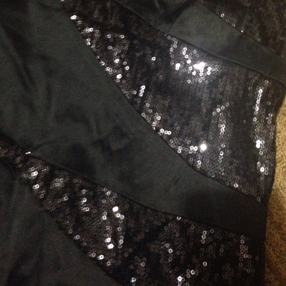 Party dress - Picture 2 of 2