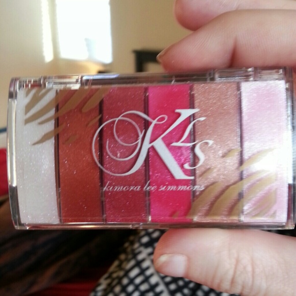 New in Box kimora lee Simmons lip set