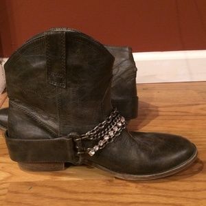 Jeweled Cowboy Boots!!