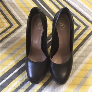 🌑Laser cut silver leather platform pumps🌑