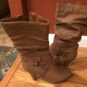 Super cute heeled boots!