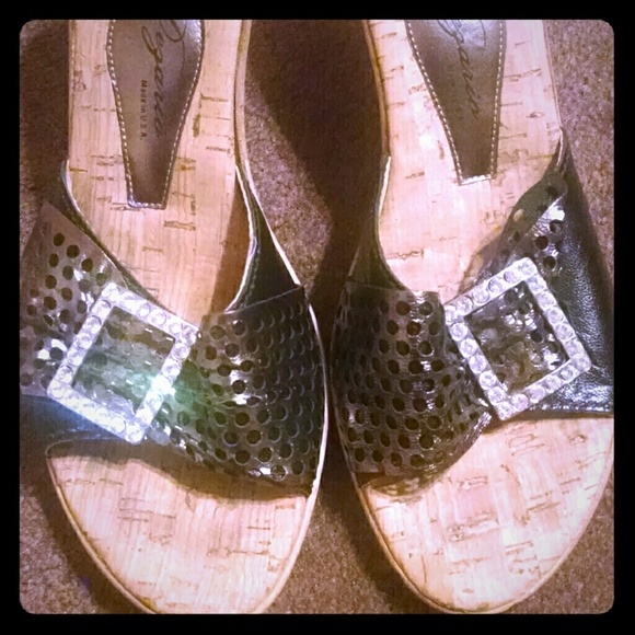 Simple metallic wedge