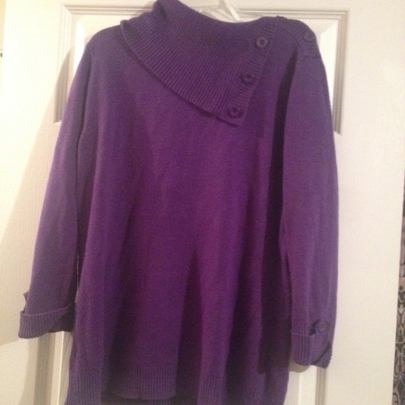 Sweater - Picture 1 of 2