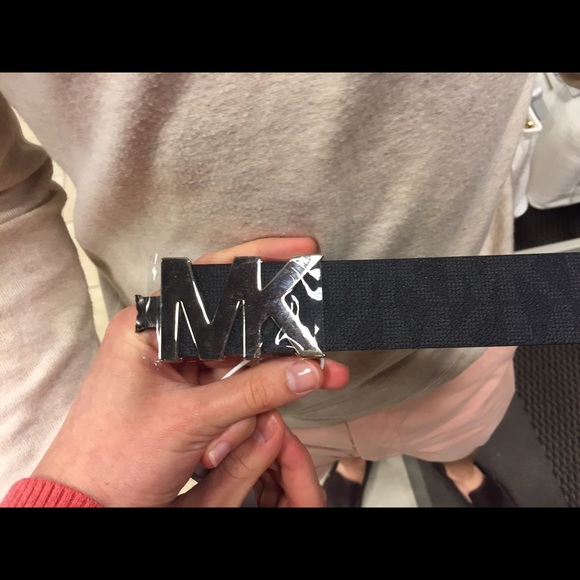 Michael Kors belt - Picture 1 of 2