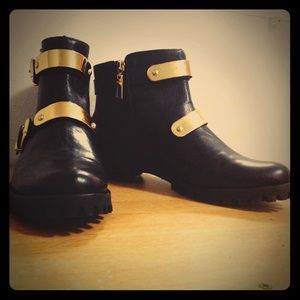 SCHUTZ Corry Black Boot Size 7