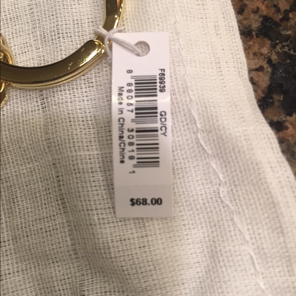 Bundled for Jasmin - Picture 4 of 4