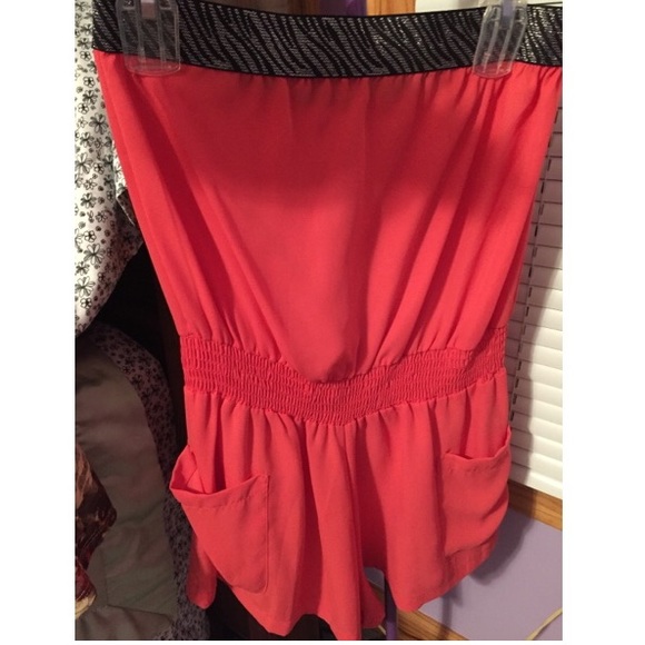 Peach/orange romper - Picture 2 of 2