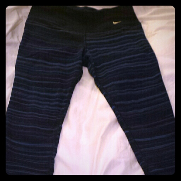 Nike crop tight fits