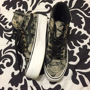 Studded Platform Acid Wash Sk8-Hi Vans