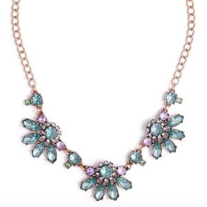 Jewelmint Everest Floral Necklace