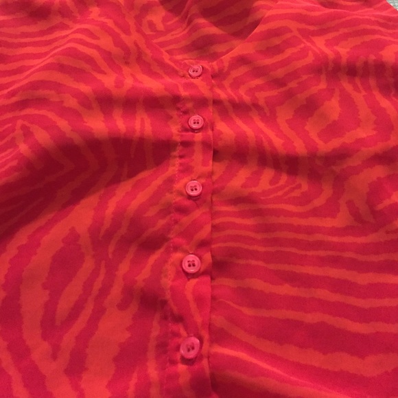 Cute top - Picture 2 of 2