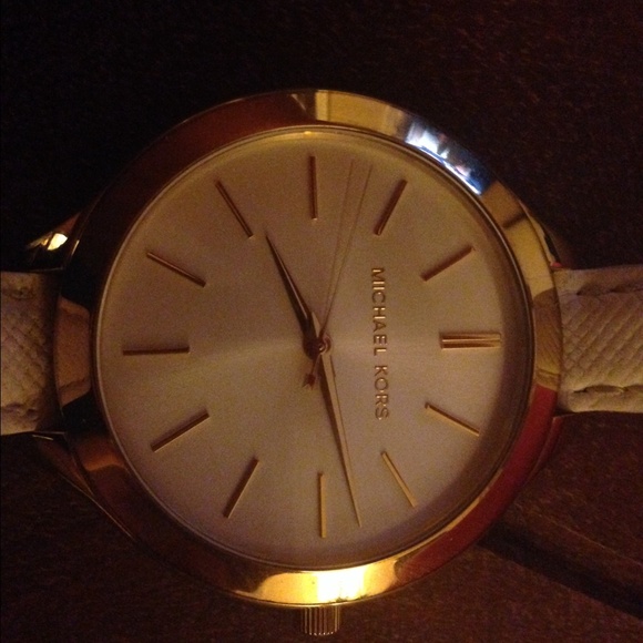 Beautiful. White/Gold. Michael Kors. Watch. - Picture 2 of 4