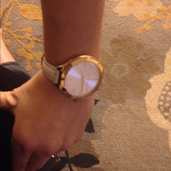 Beautiful. White/Gold. Michael Kors. Watch. - Picture 4 of 4