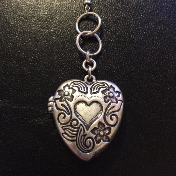 Jewelmint Lover's Locket