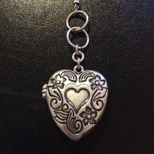 Jewelmint Lover's Locket