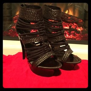 Black platform heel. Size 8