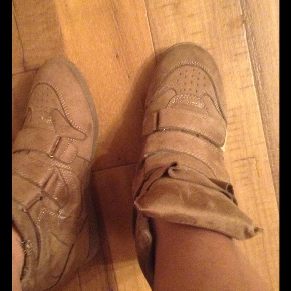 Tan wedge sneakers - Picture 3 of 3