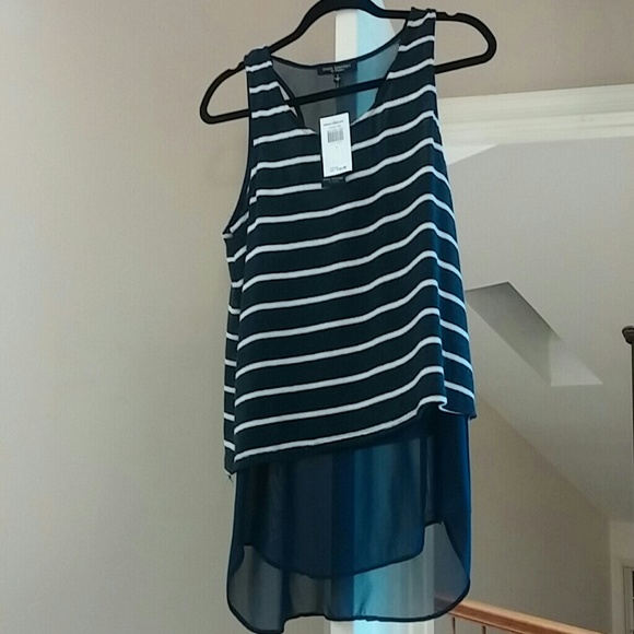 Green Envelo beautiful navy & white strips top. - Picture 3 of 4