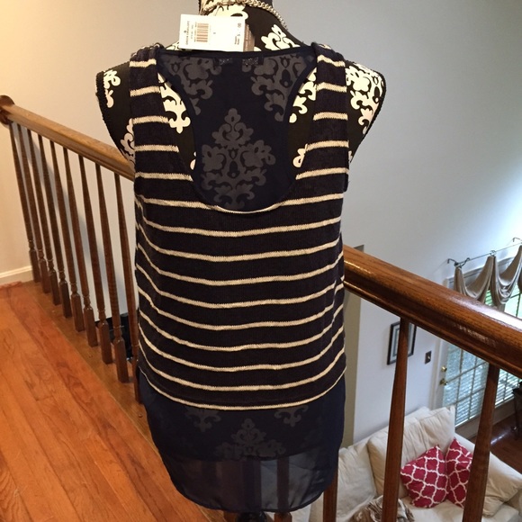 Green Envelo beautiful navy & white strips top. - Picture 2 of 4