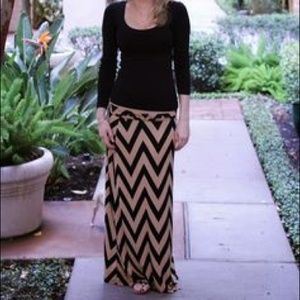 Cute Nude/Black Chevron Maxi Skirt