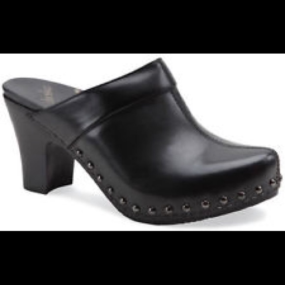 🎉Sunday Night Steal🎉Black heeled studded Dansko