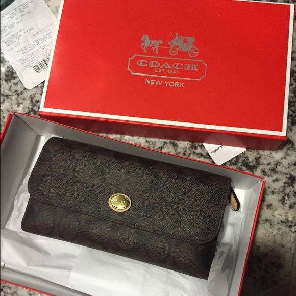 NWT Authentic leather Coach Wallet.