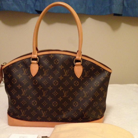 (SOLD) Louis Vuitton lock it monogram canvas