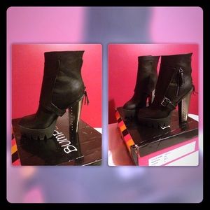 Platform Bumper above ankle black boots metal heel