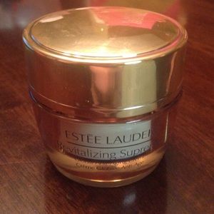 Estēe Lauder revitalizing supreme cream