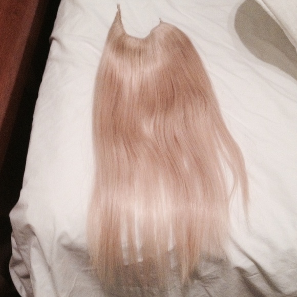 20 inch blonde halo extensions! Perfect condition!