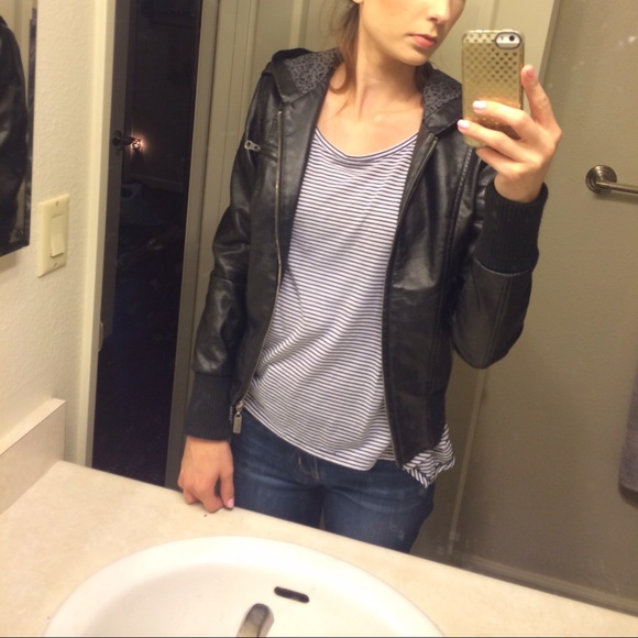 ❗️PRICE REDUCED❗️Hooded faux leather bomber jacket