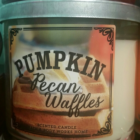 Pumpkin pecan waffles candle