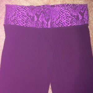 VS PINK yoga legging crops!