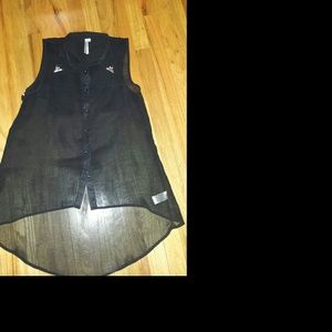 🚨sale🚨Black shirt studs on the collar