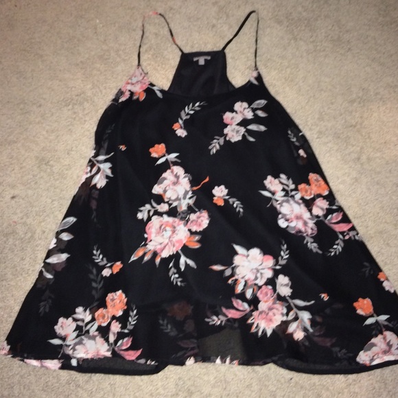 BUNDLE 2 tank tops for $20