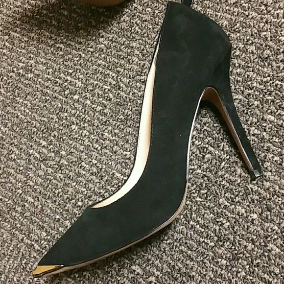 Heels - Picture 3 of 4