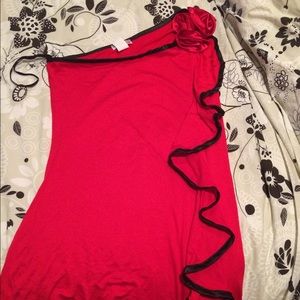 One shoulder red and black top