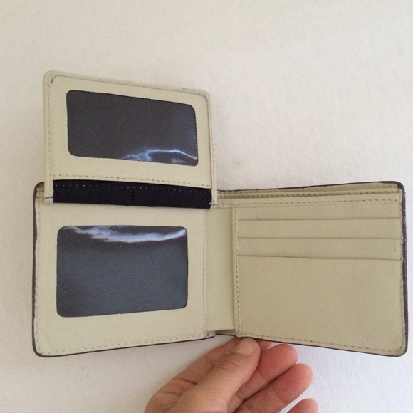 Genuine Python Snake
Handcrafted
Color Natural - Picture 2 of 3